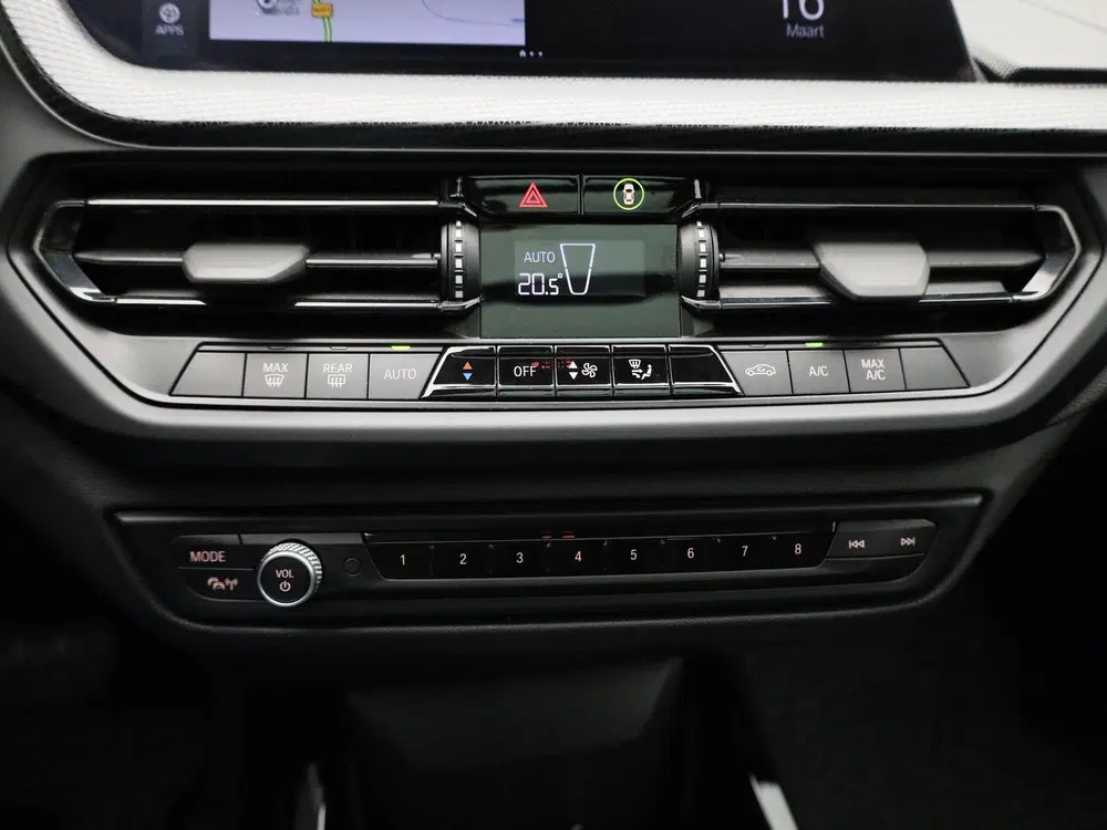 BMW 1-serie 118i Automaat uit 2023, foto 20