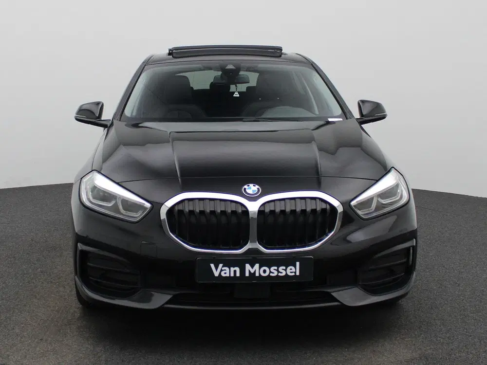 BMW 1-serie 118i Automaat uit 2023, foto 3