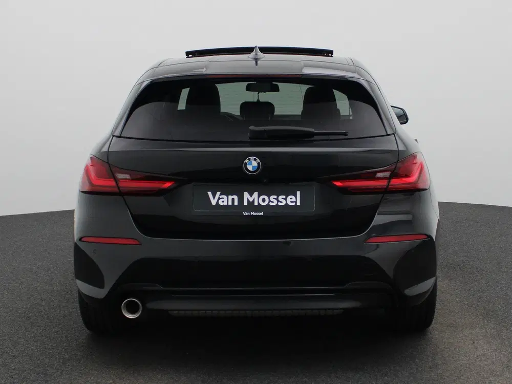 BMW 1-serie 118i Automaat uit 2023, foto 5