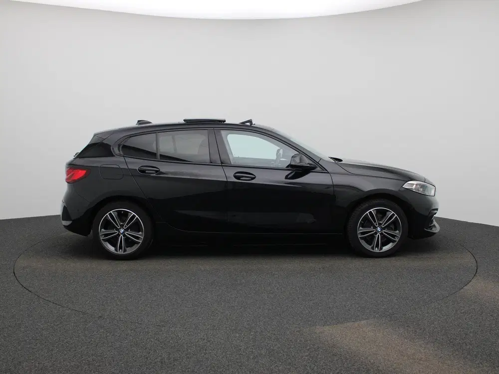 BMW 1-serie 118i Automaat uit 2023, foto 6