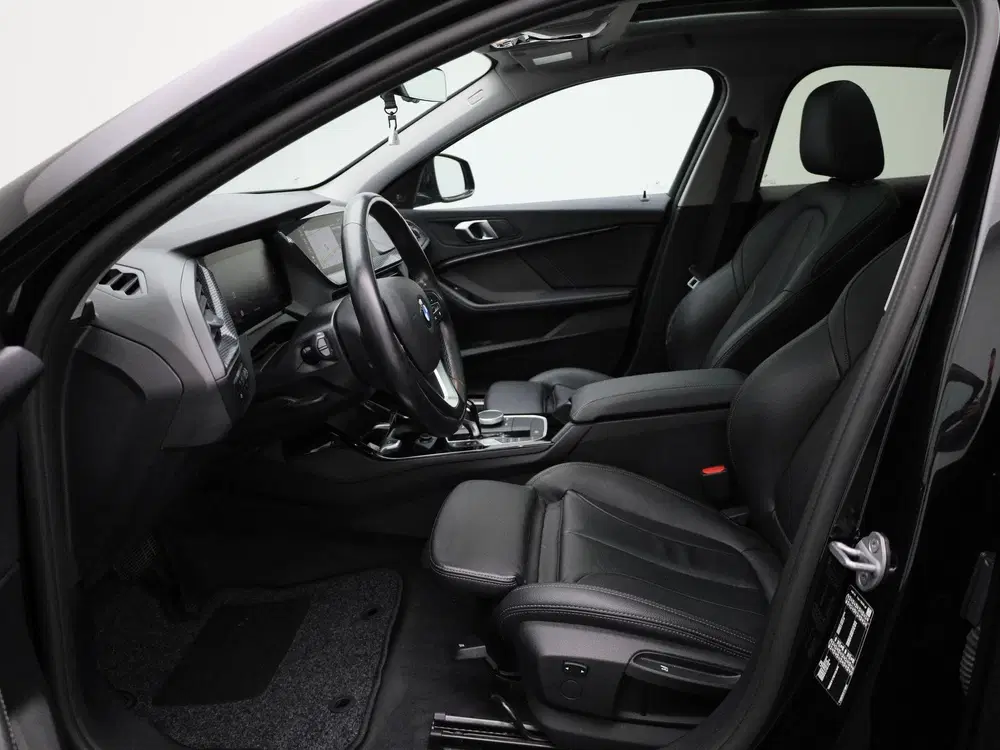 BMW 1-serie 118i Automaat uit 2023, foto 9