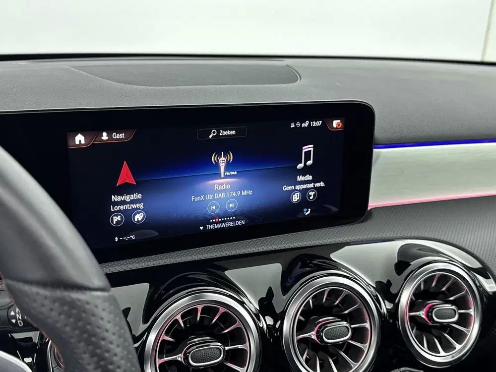 Mercedes-Benz A-Klasse AMG-Line 250e uit 2022, foto 12
