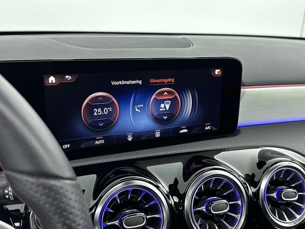 Mercedes-Benz A-Klasse AMG-Line 250e uit 2022, foto 15