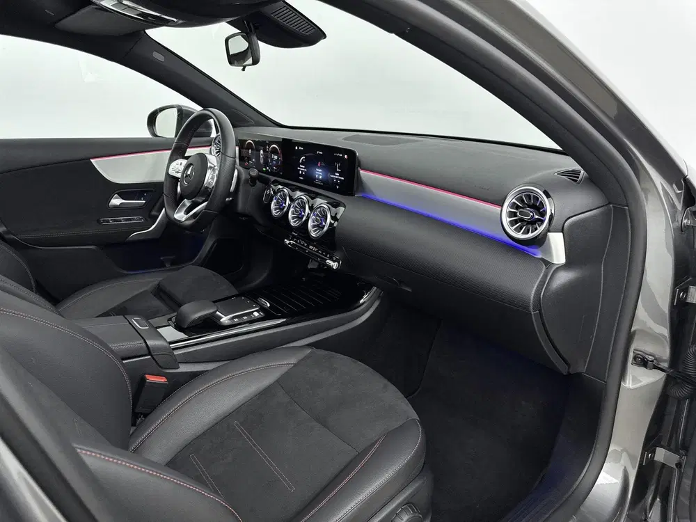 Mercedes-Benz A-Klasse AMG-Line 250e uit 2022, foto 17