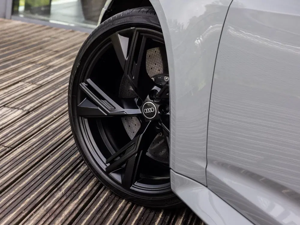 Audi RS6 4.0 TFSI quattro uit 2021, foto 7