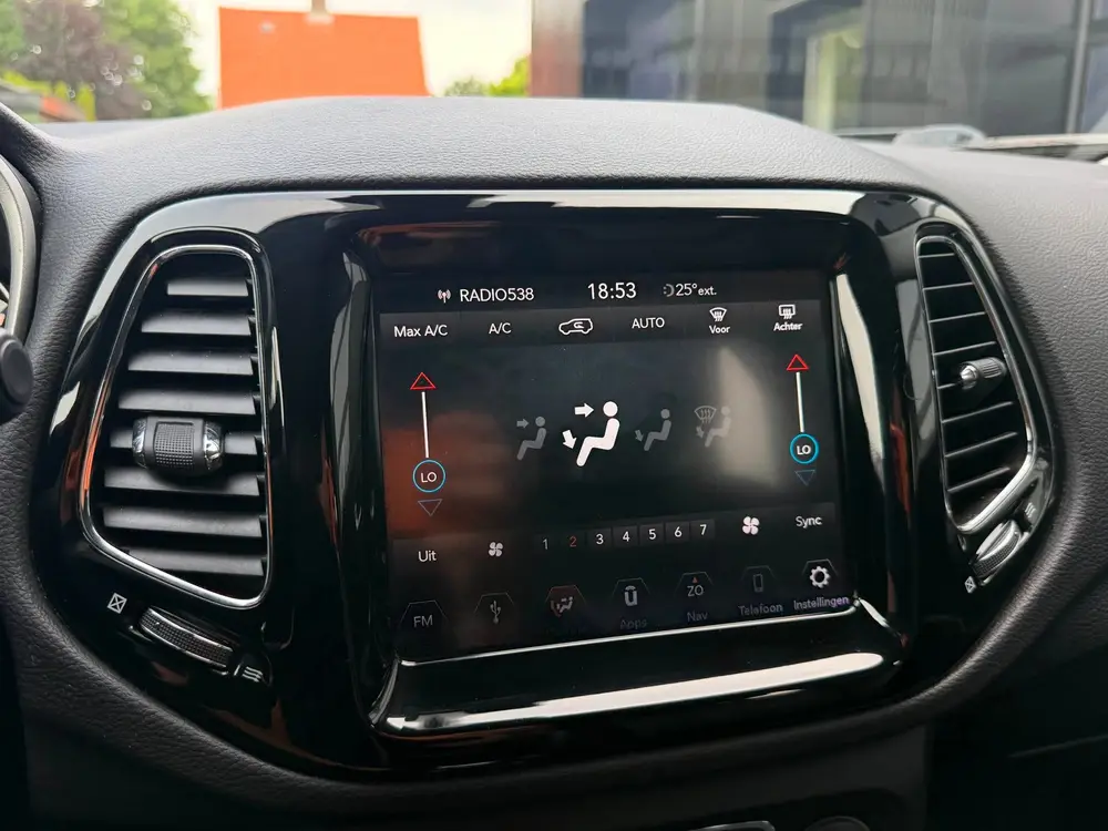 Jeep Compass 1.4 MultiAir Limited LED Navi Camera Beats uit 2019, foto 18
