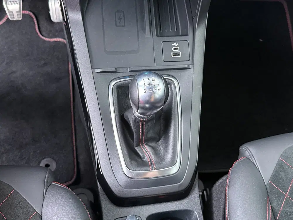 Ford Puma EcoBoost Hybrid 125 pk ST-Line X uit 2025, foto 19