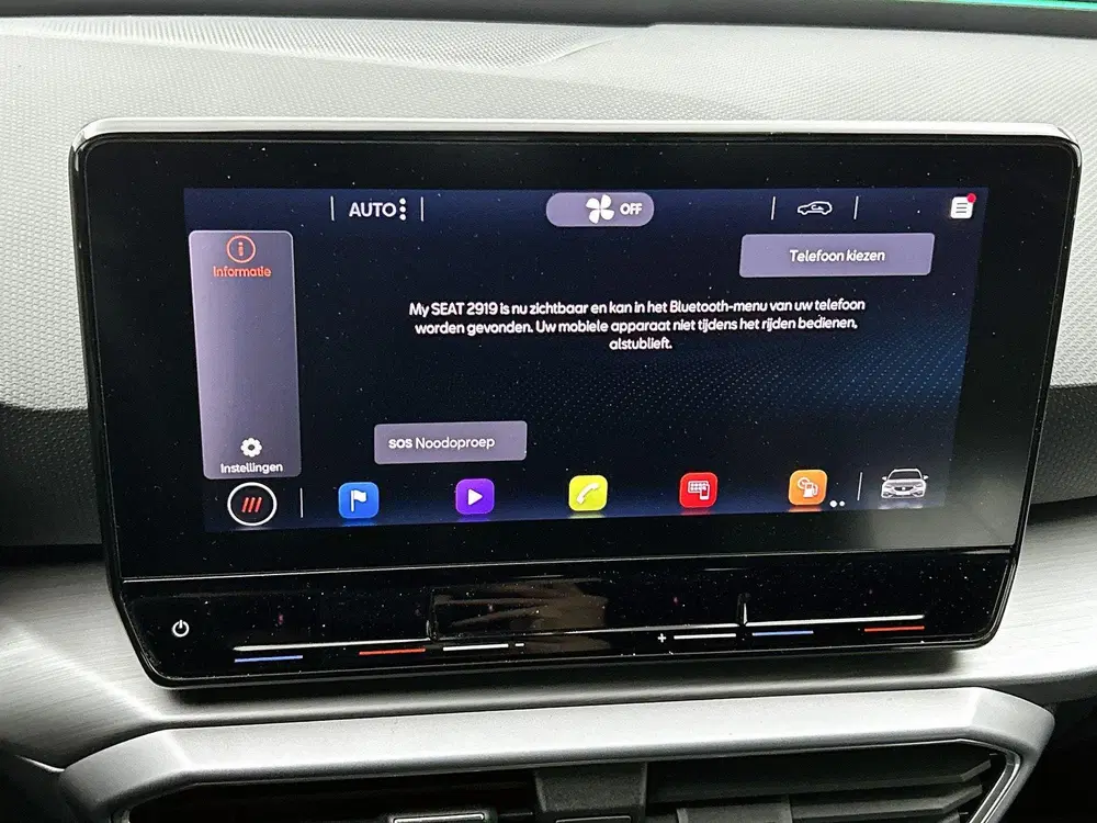 SEAT Leon 1.0 eTSI FR Business Intense uit 2022, foto 12