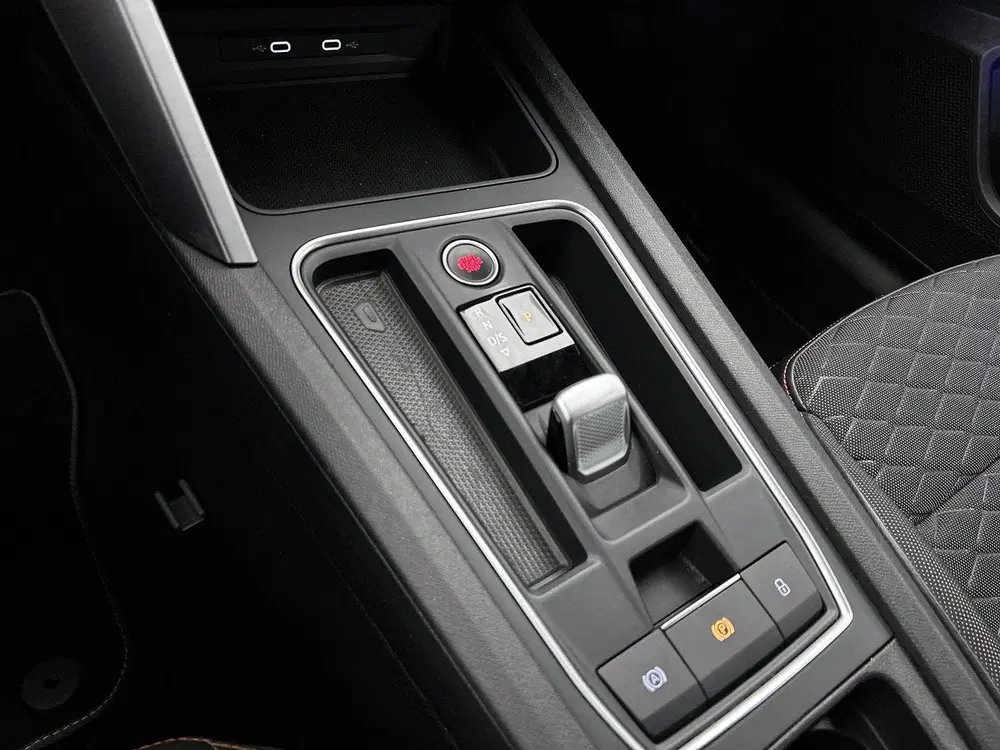 SEAT Leon 1.0 eTSI FR Business Intense uit 2022, foto 20