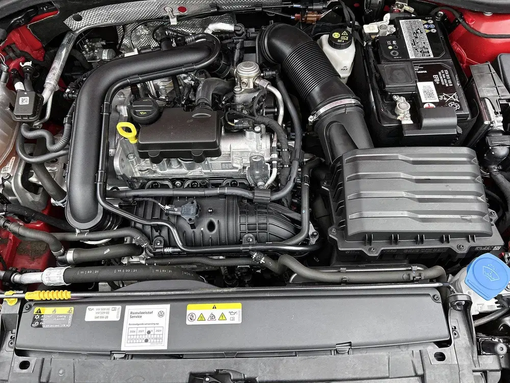 SEAT Leon 1.0 eTSI FR Business Intense uit 2022, foto 9
