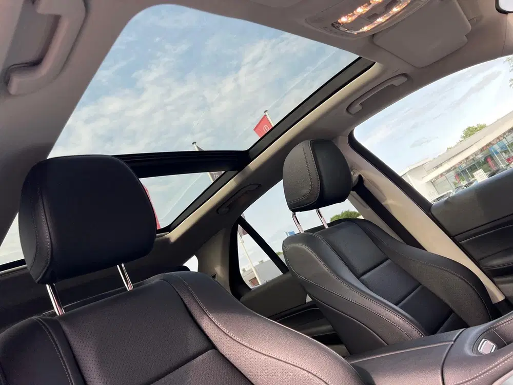 Mercedes-Benz GLE 350 e 4MATIC Panorama uit 2021, foto 15