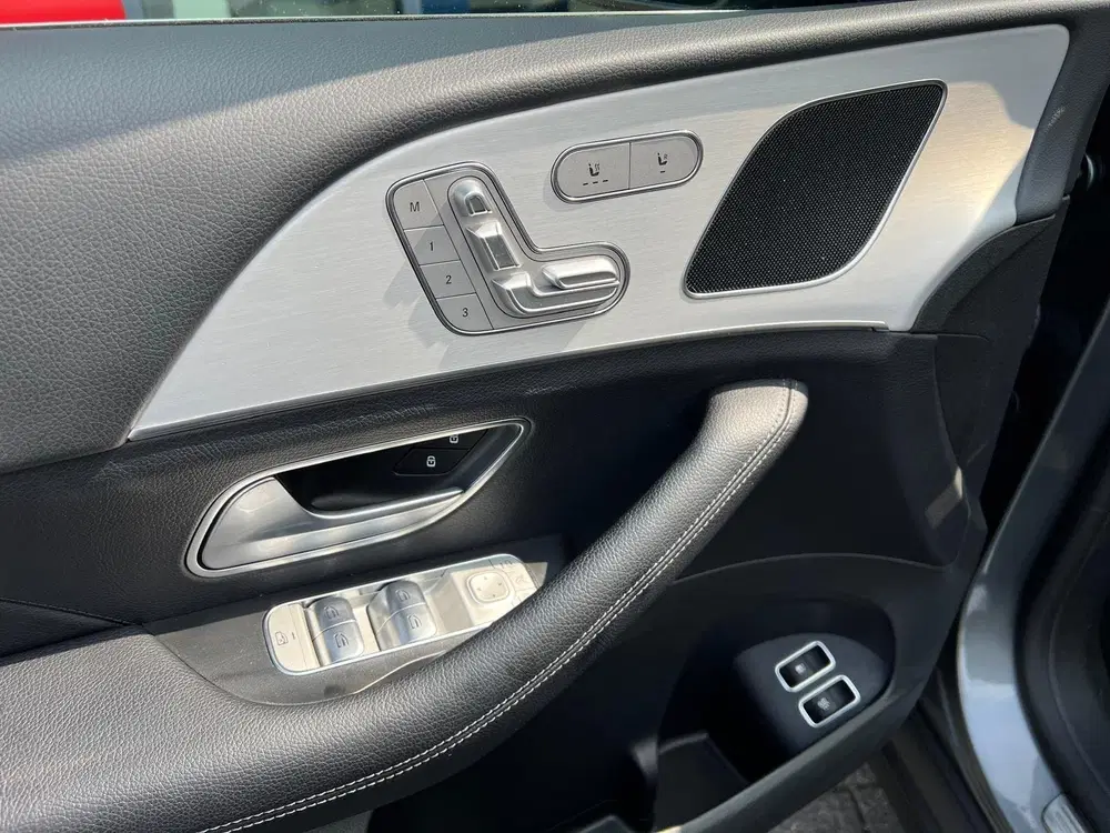 Mercedes-Benz GLE 350 e 4MATIC Panorama uit 2021, foto 17