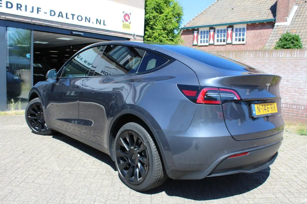 Tesla Model Y Long Range AWD 75 kWh 20"LMV uit 2021, foto 2