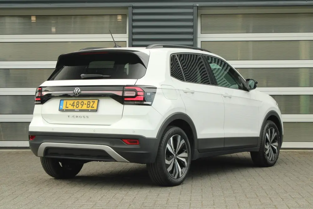 Volkswagen T-Cross 1.0 TSI 95pk Life | Black Pack | Climatro uit 2021, foto 2