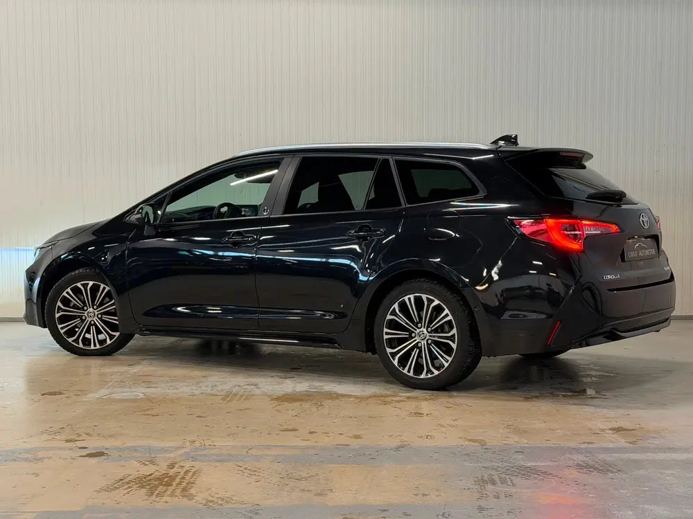 Toyota Corolla 2.0 Hybrid Dynamic uit 2022, foto 2