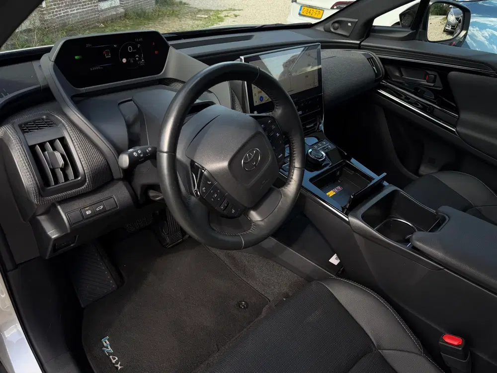 Toyota bZ4X Premium 4WD 71 kWh 400+ Accubereik 360 Cam uit 2023, foto 17