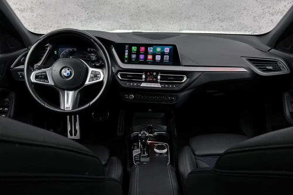 BMW 1-serie 118i M-Sport uit 2021, foto 2