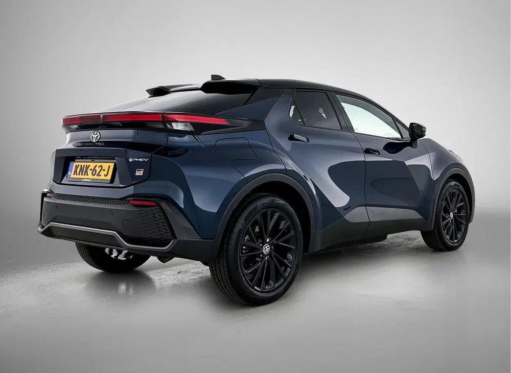 Toyota C-HR 2.0 Plug-in Hybrid 220 GR SPORT uit 2025, foto 2