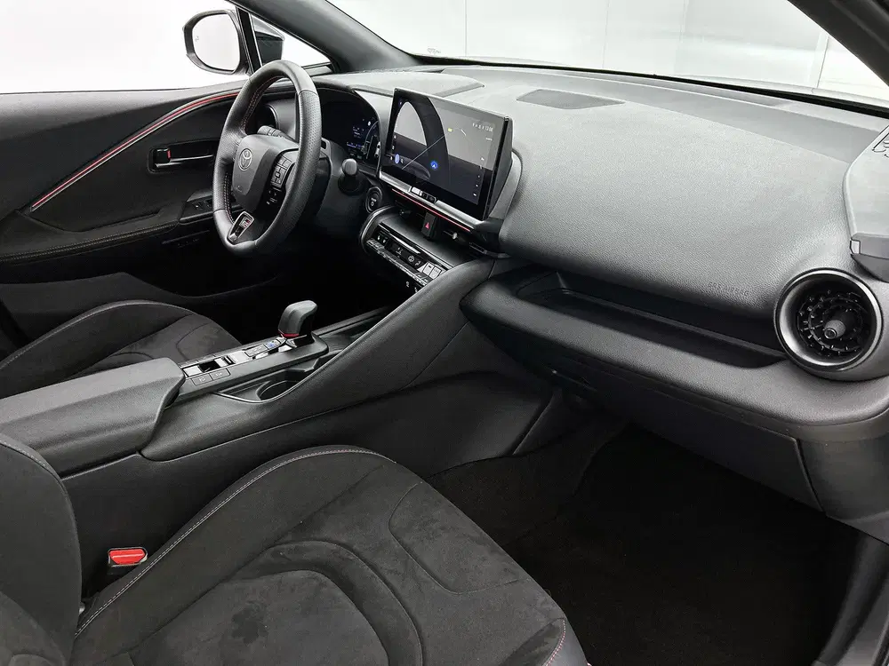 Toyota C-HR 2.0 Plug-in Hybrid 220 GR SPORT uit 2025, foto 6