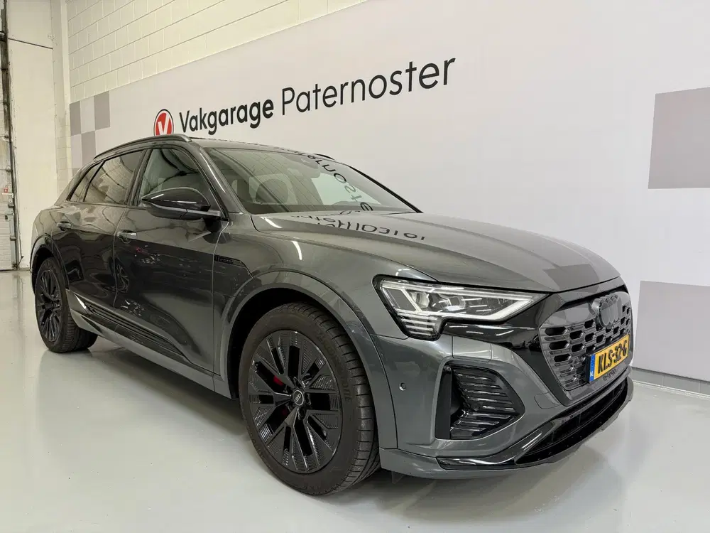 Audi Q8 e-tron 55 quattro S-Line 115 kWh Pano uit 2023