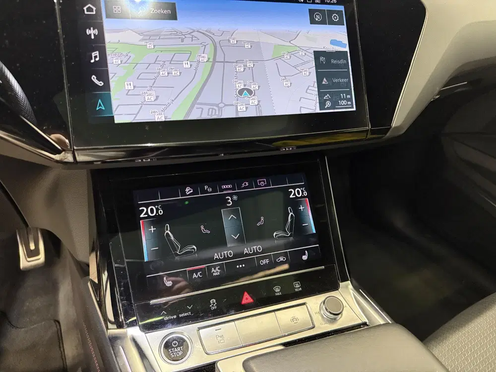 Audi Q8 e-tron 55 quattro S-Line 115 kWh Pano uit 2023, foto 13