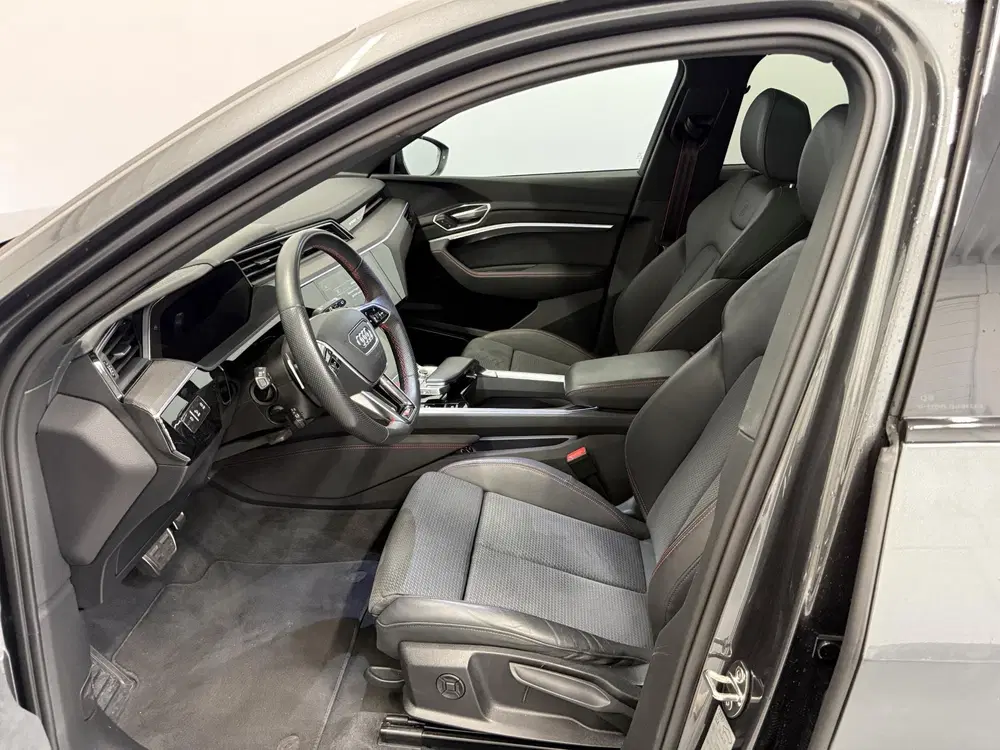 Audi Q8 e-tron 55 quattro S-Line 115 kWh Pano uit 2023, foto 17