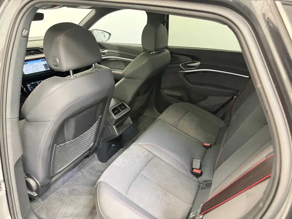 Audi Q8 e-tron 55 quattro S-Line 115 kWh Pano uit 2023, foto 20