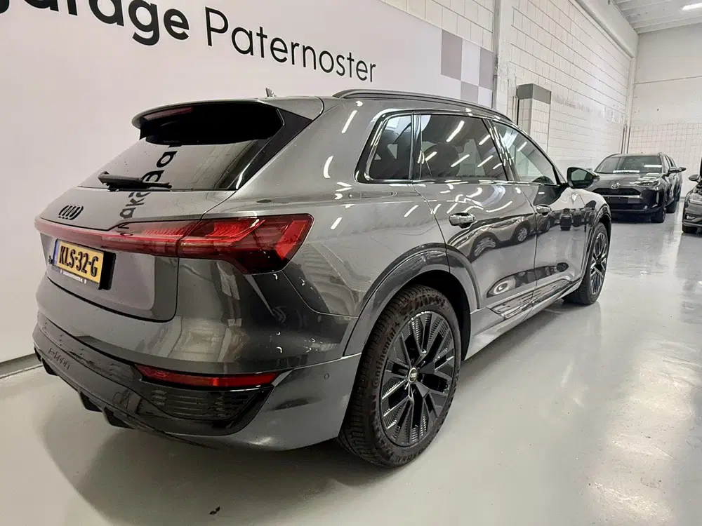 Audi Q8 e-tron 55 quattro S-Line 115 kWh Pano uit 2023, foto 3