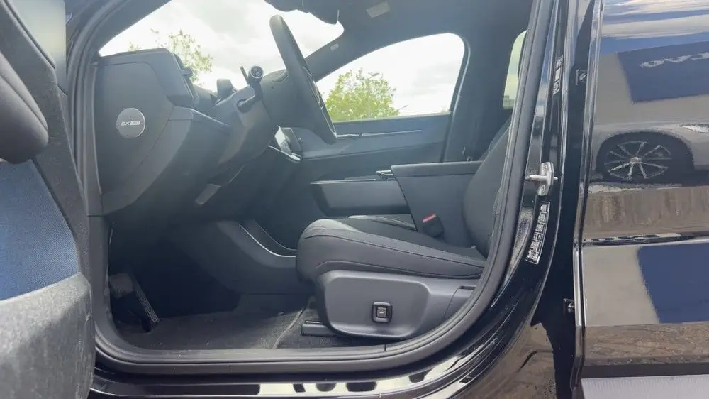 Volvo EX30 P5 Long Range + Eur. Black ed. uit 2026, foto 8