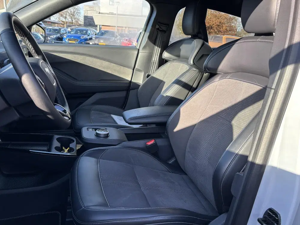 Ford Mustang Mach-E GT Extended AWD 98 kWh 486pk Adaptieve C uit 2022, foto 13