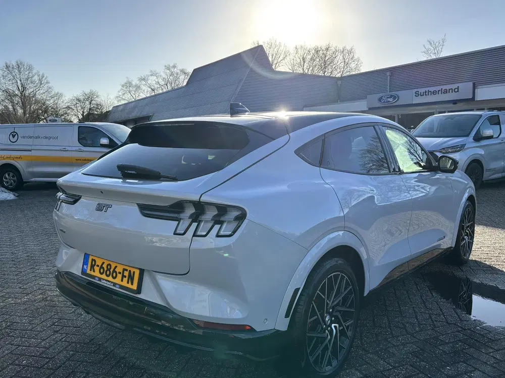 Ford Mustang Mach-E GT Extended AWD 98 kWh 486pk Adaptieve C uit 2022, foto 7