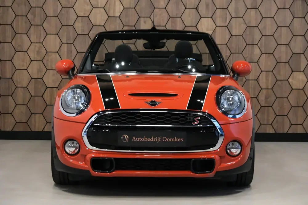 Mini Cabrio 2.0 Cooper S *46.976km* |Sportinterieur/Navigati uit 2019, foto 3
