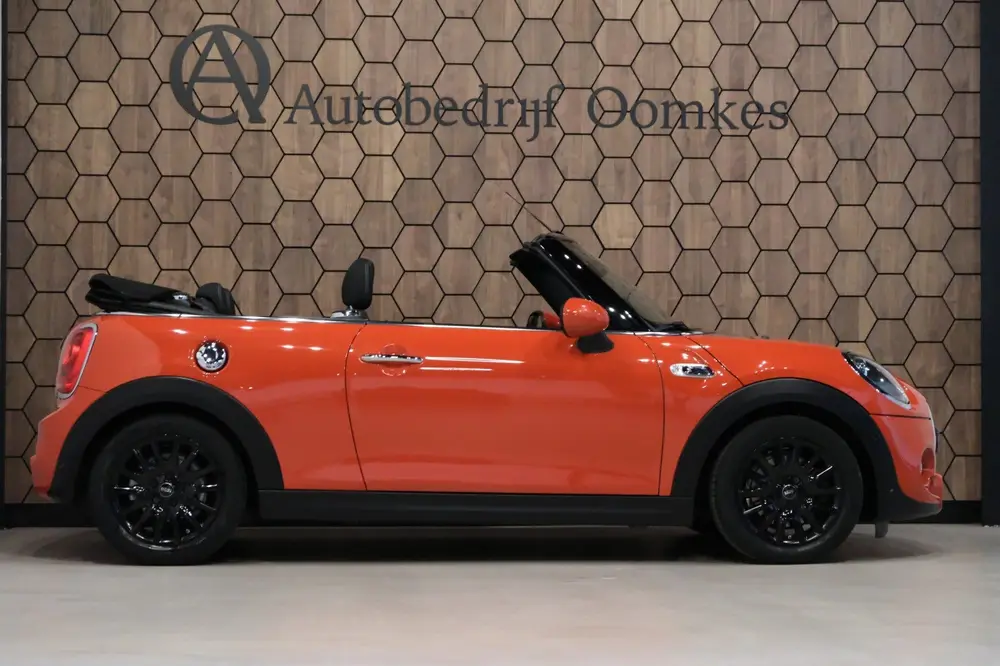 Mini Cabrio 2.0 Cooper S *46.976km* |Sportinterieur/Navigati uit 2019, foto 4
