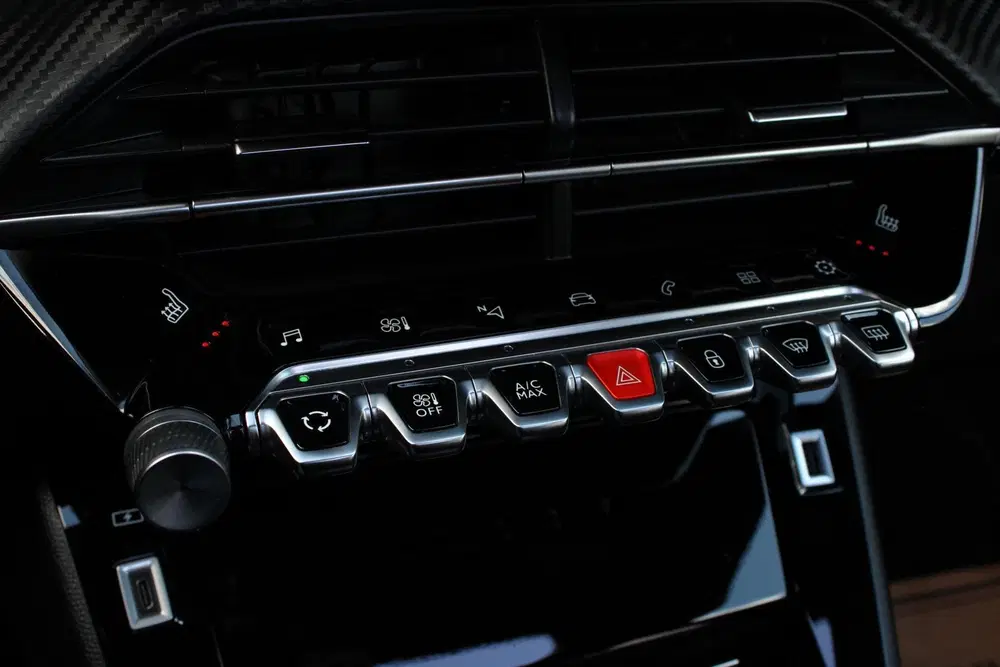 Peugeot 2008 1.2 PureTech GT PANO uit 2022, foto 15