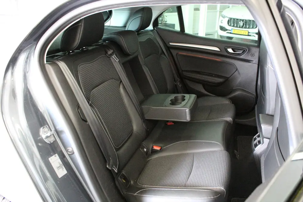 Renault Mégane Mégane 1.3 TCe Bose | NAVIGATIE | PDC-A | SFEER | C uit 2019, foto 16