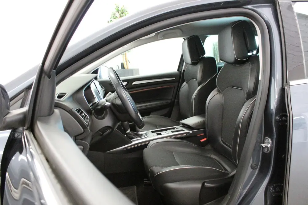 Renault Mégane Mégane 1.3 TCe Bose | NAVIGATIE | PDC-A | SFEER | C uit 2019, foto 9