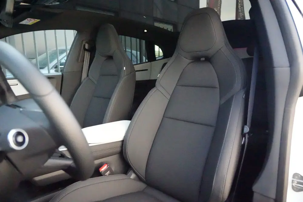 Polestar 4 Long Range Dual Motor Performance Plus 100 uit 2026, foto 4