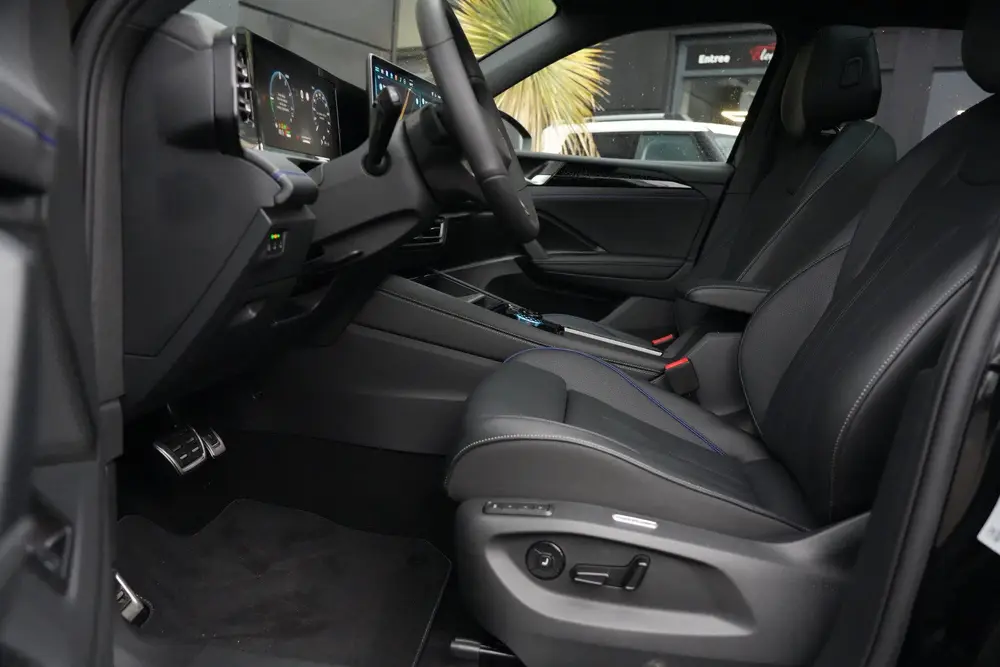 Volkswagen Tiguan R-Line | 272 PK | Panoramadak | Matrix LED uit 2026, foto 10