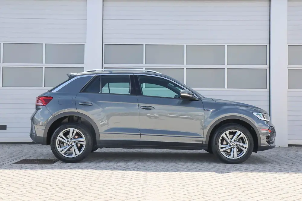 Volkswagen T-Roc 1.0 TSI 110pk R-Line | App Connect | Achter uit 2023, foto 3
