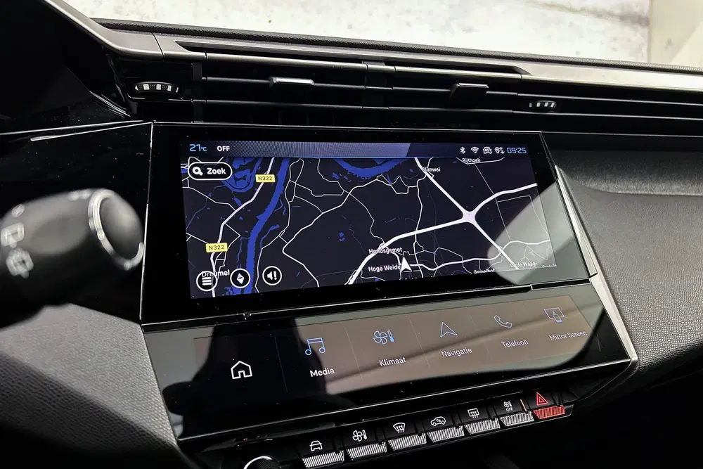 Peugeot 308 1.2 Hybrid 145 e-DCS6 uit 2025, foto 16
