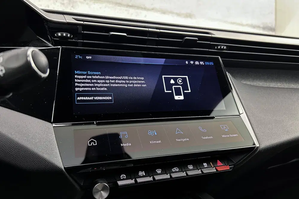 Peugeot 308 1.2 Hybrid 145 e-DCS6 uit 2025, foto 18