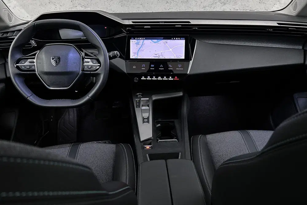 Peugeot 308 1.2 Hybrid 145 e-DCS6 uit 2025, foto 2