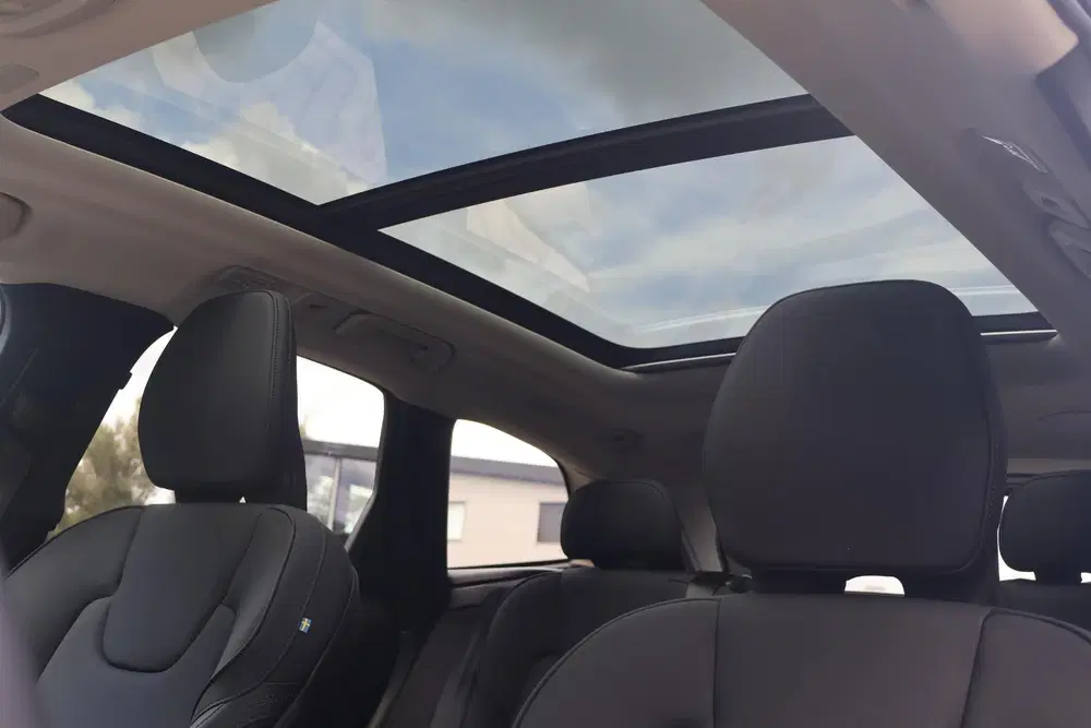Volvo XC60 2.0 T6 Plug-in hybrid AWD Ultra Dark uit 2026, foto 14