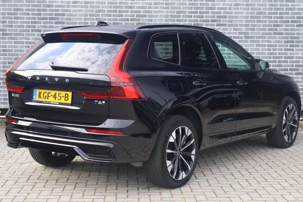 Volvo XC60 2.0 T6 Plug-in hybrid AWD Ultra Dark uit 2026, foto 3
