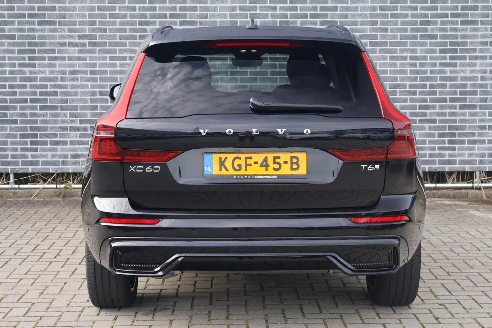Volvo XC60 2.0 T6 Plug-in hybrid AWD Ultra Dark uit 2026, foto 4