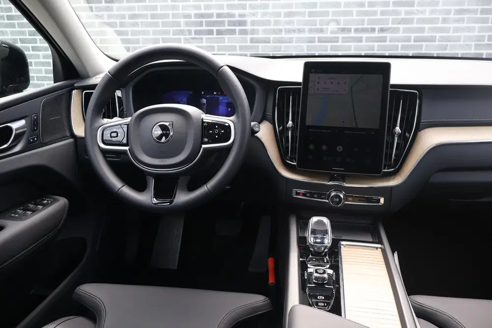 Volvo XC60 2.0 T6 Plug-in hybrid AWD Ultra Dark uit 2026, foto 9
