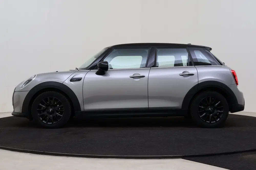 Mini Hatchback Cooper Classic Automaat uit 2023, foto 14