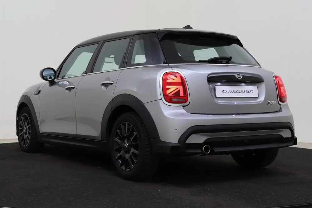 Mini Hatchback Cooper Classic Automaat uit 2023, foto 15