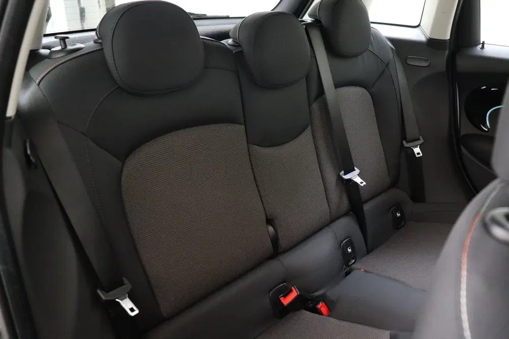 Mini Hatchback Cooper Classic Automaat uit 2023, foto 19