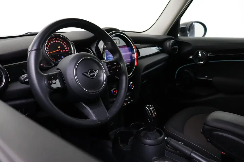 Mini Hatchback Cooper Classic Automaat uit 2023, foto 3
